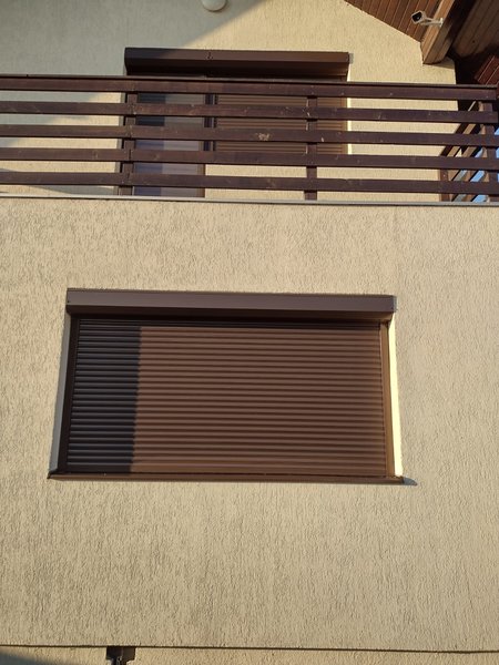 Reparatii rulouri exterioare lemn, aluminiu, PVC.