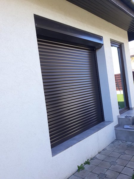 Reparatii rulouri exterioare lemn, aluminiu, PVC.